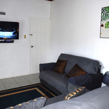 Apartament Harriott Heights Mandeville Zewnętrze zdjęcie